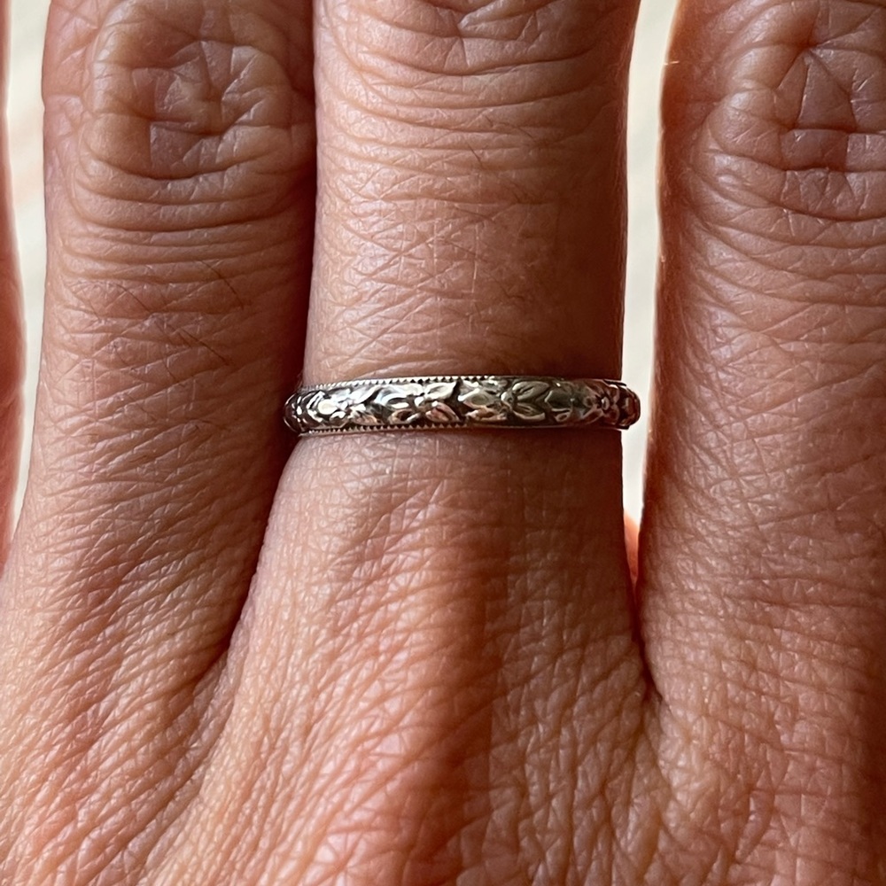 SALE: Sterling Silver patterned floral band